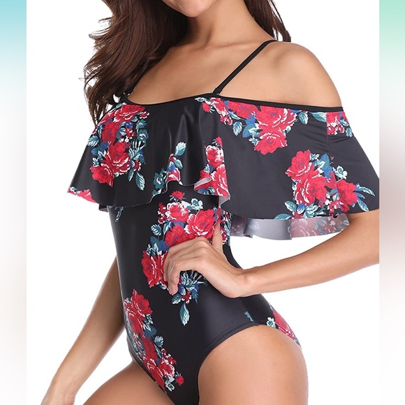 Swimsuit one piece - Picture 2 of 6